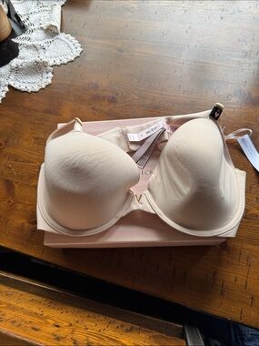 Victoria's Secret Light Nude Plunge Push-Up Bra